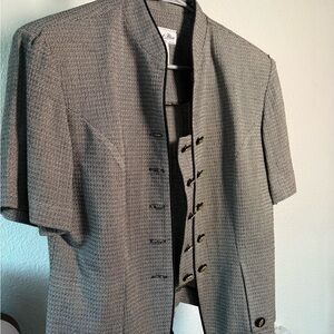 Chic Gray Short Sleeve Blazer